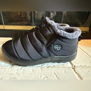 GO Sz 10 Black Winter lined  Shoes